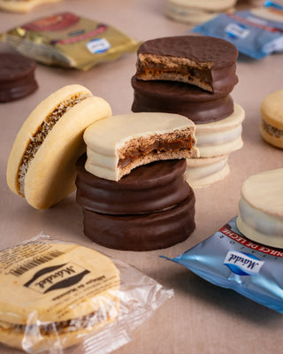 Mardel Alfajor Negro, Argentine-style biscuit filled with dulce de leche and coated in dark chocolate