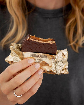 Official Havanna chocolate alfajores box filled with dulce de leche from Casa Argentina UK distributor