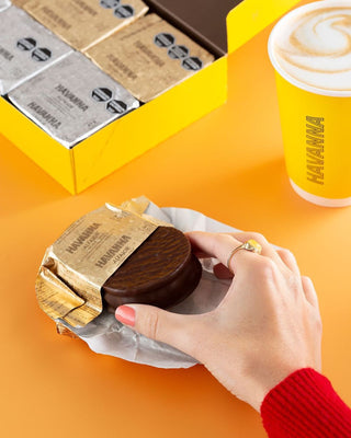 Official Havanna chocolate alfajores box filled with dulce de leche from Casa Argentina UK distributor